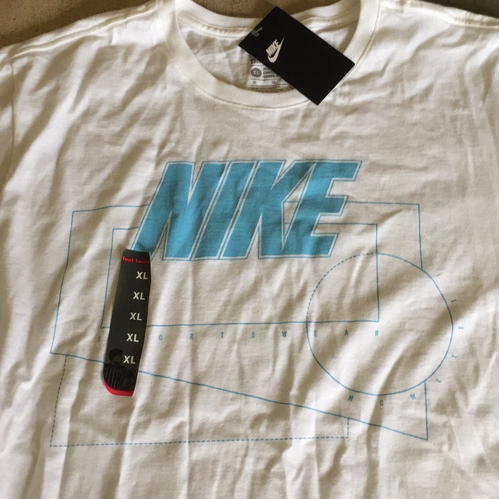 Nike T shirt size XL brand new never worn with tag